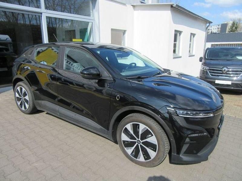 Second-hand Renault Mégane Evolution 96 kW (131 CP) 2023 Negru Berlinǎ