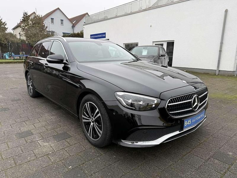 Gebraucht Mercedes E220 Avantgarde 200 PS (147 kW) 2023 Schwarz Kombi