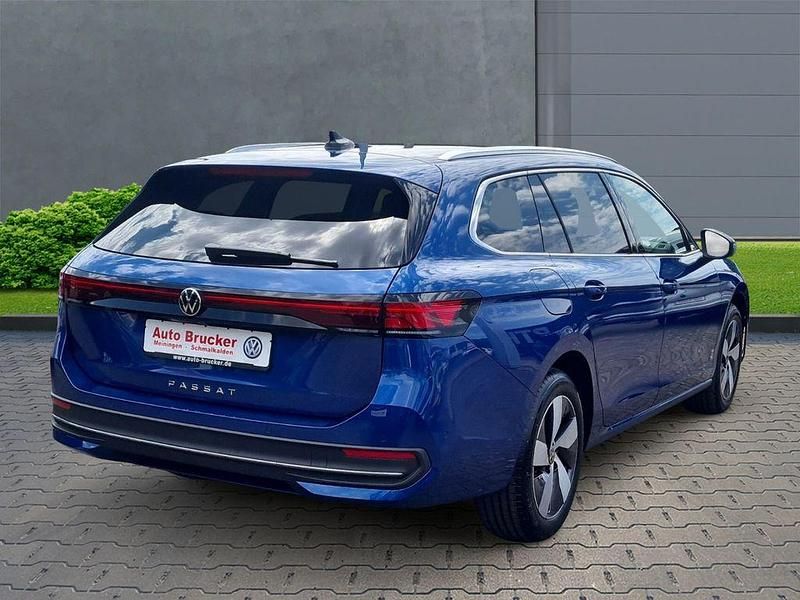 Gebraucht VW Passat Business 150 PS (110 kW) 2025 Blau Kombi