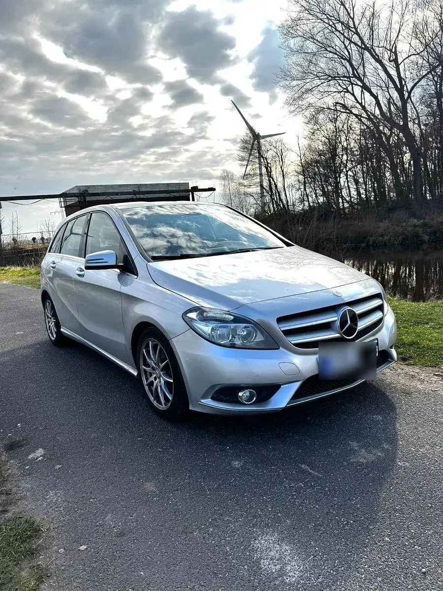 Gebraucht Mercedes B200 136 PS (100 kW) 2012 Silber Kleinwagen