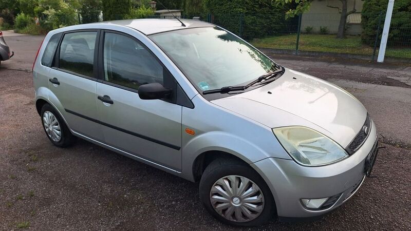 Silber Gebraucht 2005 Ford Fiesta Kleinwagen | 2.200 € (Fairer Preis) - Bild 1/4