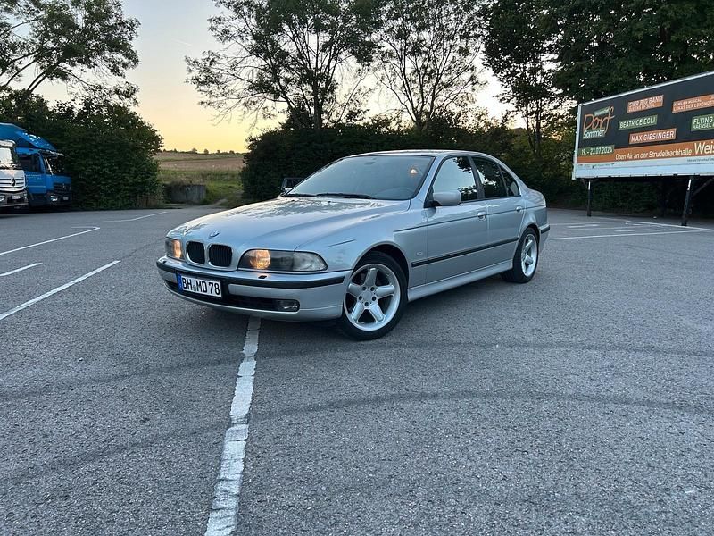 Silber Gebraucht 1998 BMW 528 Limousine | 3.650 € (Guter Preis) - Bild 1/4