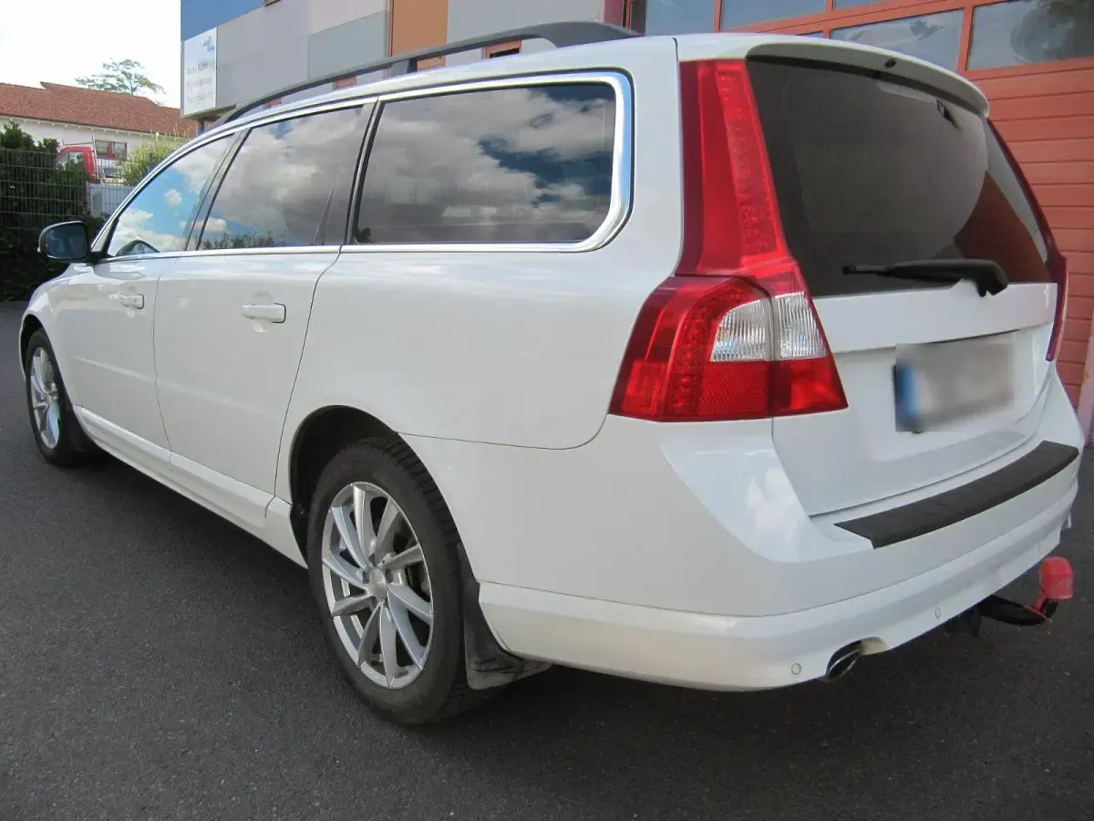 Gebraucht Volvo V70 215 PS (158 kW) 2012 Weiß Kombi