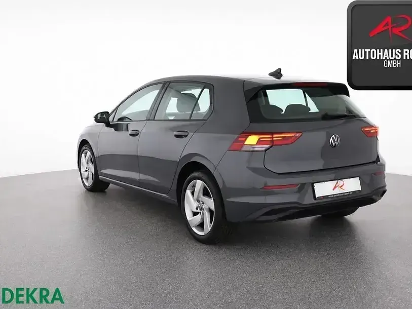 Gebraucht VW Golf VIII Life 116 PS (85 kW) 2024 Delfingrau Limousine