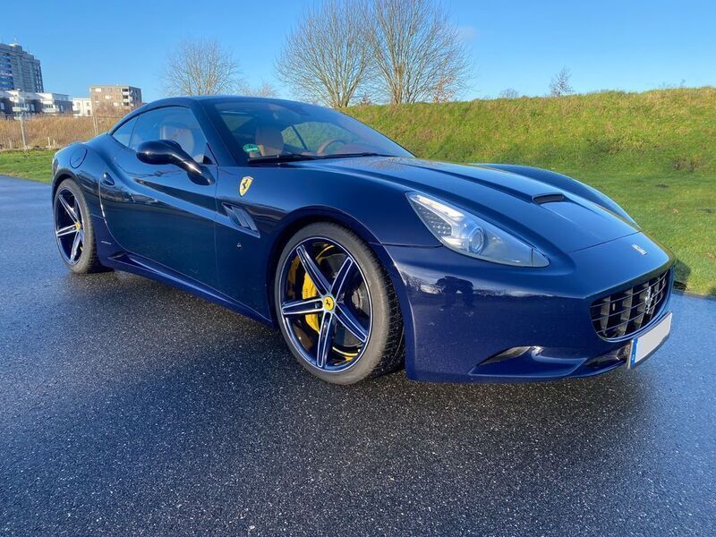 Blau Gebraucht 2009 Ferrari California Cabrio | 94.900 € - Bild 1/4