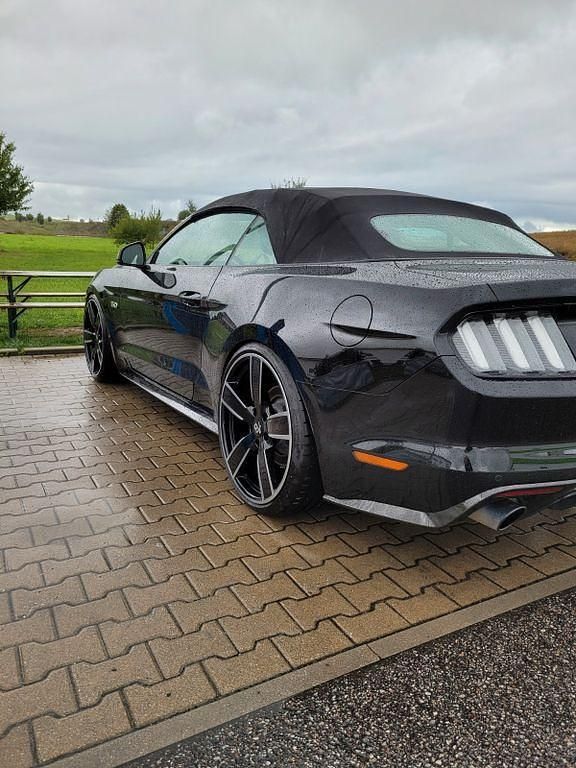 Schwarz Gebraucht 2017 Ford Mustang Cabrio | 36.400 € (Fairer Preis) - Bild 1/4