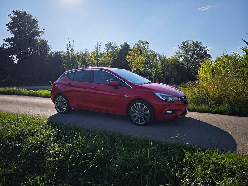 Rot Gebraucht 2016 Opel Astra Innovation Limousine | 8.500 € (Fairer Preis) - Bild 1/4