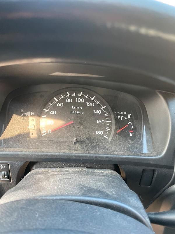 Gebraucht Daihatsu Cuore 58 PS (42 kW) 2003 Silber Kleinwagen