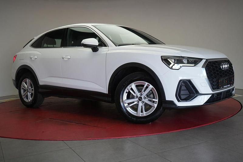 Arkona white Gebraucht 2024 Audi Q3 Sportback S-Line SUV | 35.400 € (Superpreis) - Bild 1/4