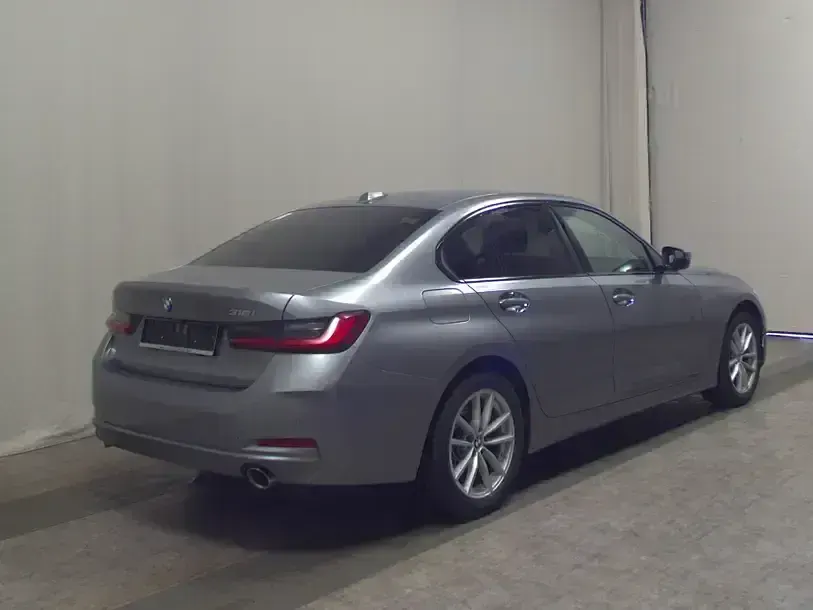 Gebraucht BMW 318 Sport Line 156 PS (114 kW) 2024 Skyscraper grau metallic (metallic) Limousine