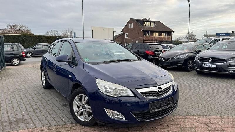 Blau (blau) Gebraucht 2010 Opel Astra Edition Limousine | 3.450 € (Guter Preis) - Bild 1/4