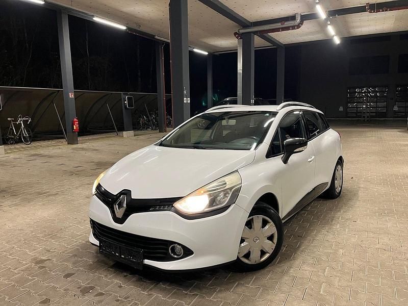 Weiß Gebraucht 2013 Renault Clio GrandTour Expression Kombi | 3.999 € (Etwas zu teuer) - Bild 1/4