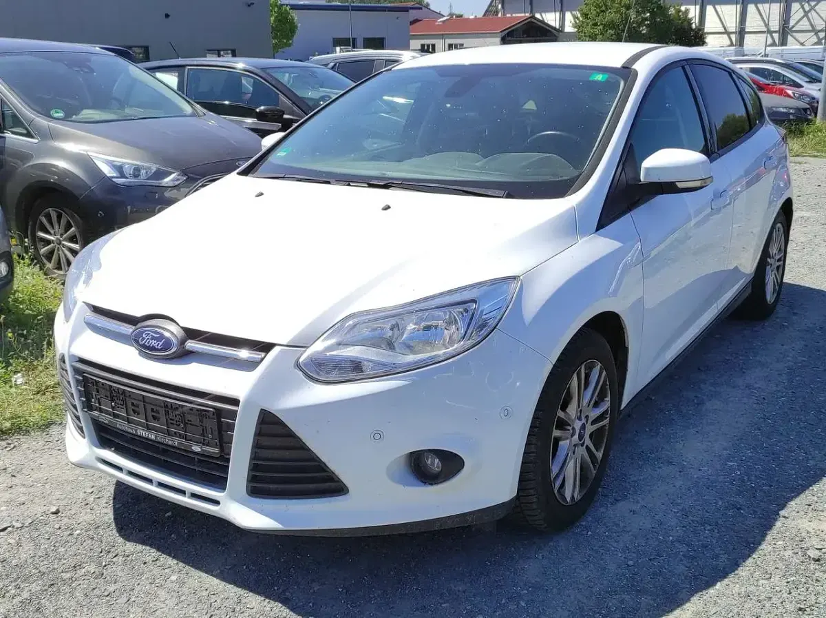 Second-hand Ford Focus 125 CP (91 kW) 2013 Alb Hatchback