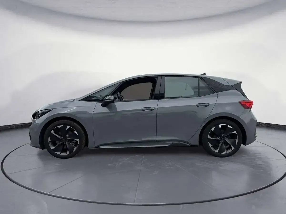 Gebraucht Cupra Born 150 kW (204 PS) 2024 Vaporgrau Kleinwagen