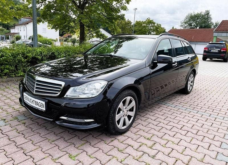 Schwarz Gebraucht 2013 Mercedes C180 Limousine | 9.000 € (Superpreis) - Bild 1/4