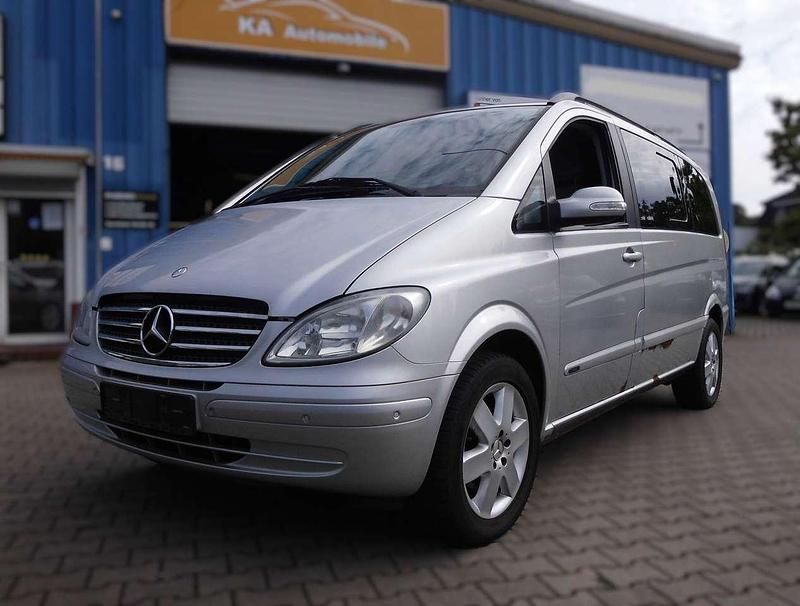 Silber Gebraucht 2004 Mercedes Viano Van / Kleinbus | 6.300 € - Bild 1/4