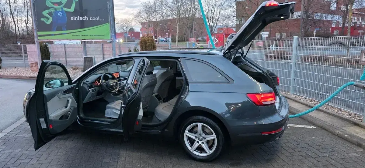 Second-hand Audi A4 Design 150 CP (110 kW) 2018 Gri Break