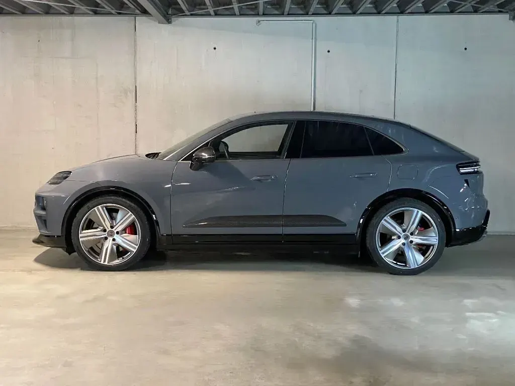 Gebraucht Porsche Macan Turbo 469 kW (639 PS) 2025 Grau SUV