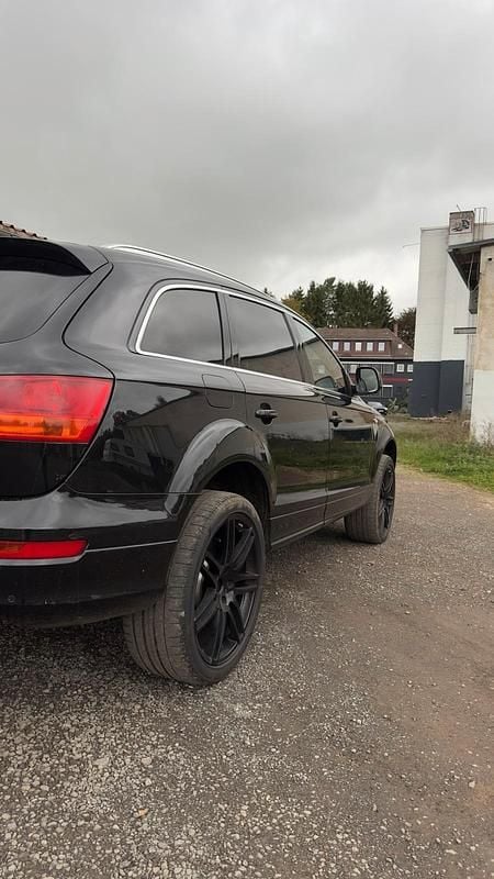 Second-hand Audi Q7 400 CP (294 kW) 2007 Negru SUV