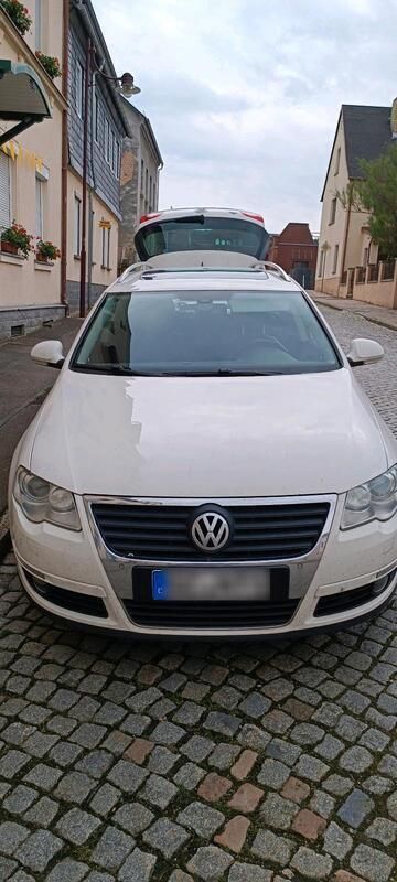 Weiß Gebraucht 2009 VW Passat Highline Kombi | 3.999 € (Fairer Preis) - Bild 1/4