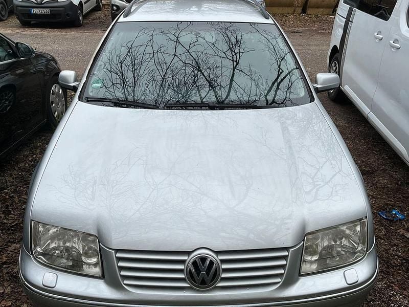 Grau Gebraucht 2002 VW Bora Basis Kombi | 1.650 € (Fairer Preis) - Bild 1/4
