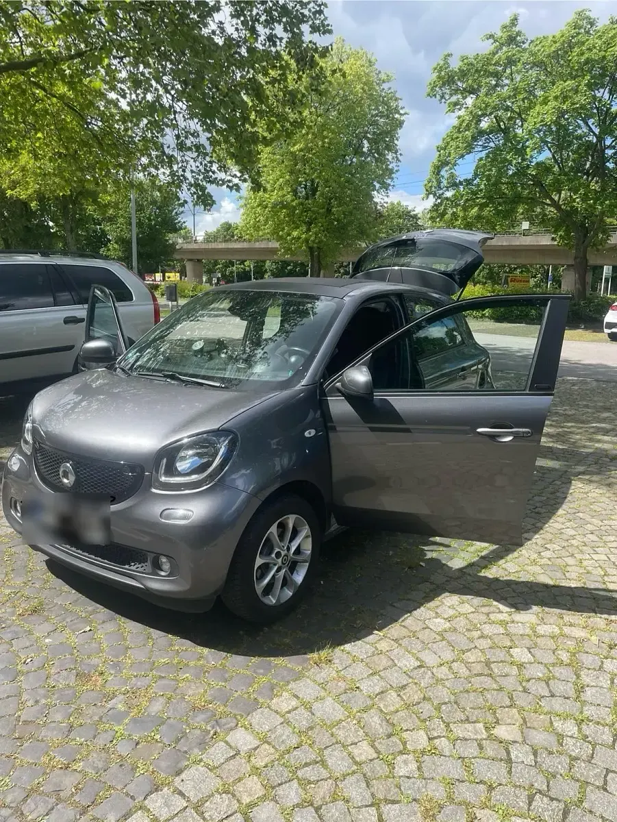 Gebraucht Smart ForFour Passion 71 PS (52 kW) 2017 Grau Kleinwagen