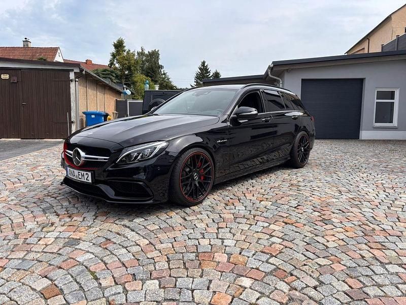 Schwarz Gebraucht 2015 Mercedes C63 AMG AMG Limousine | 63.000 € - Bild 1/4