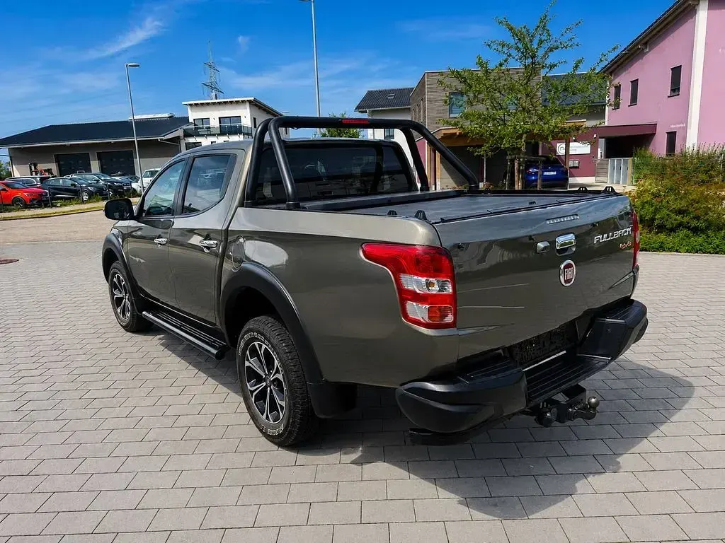 Gebraucht Fiat Fullback 181 PS (133 kW) 2017 Verde Pickup