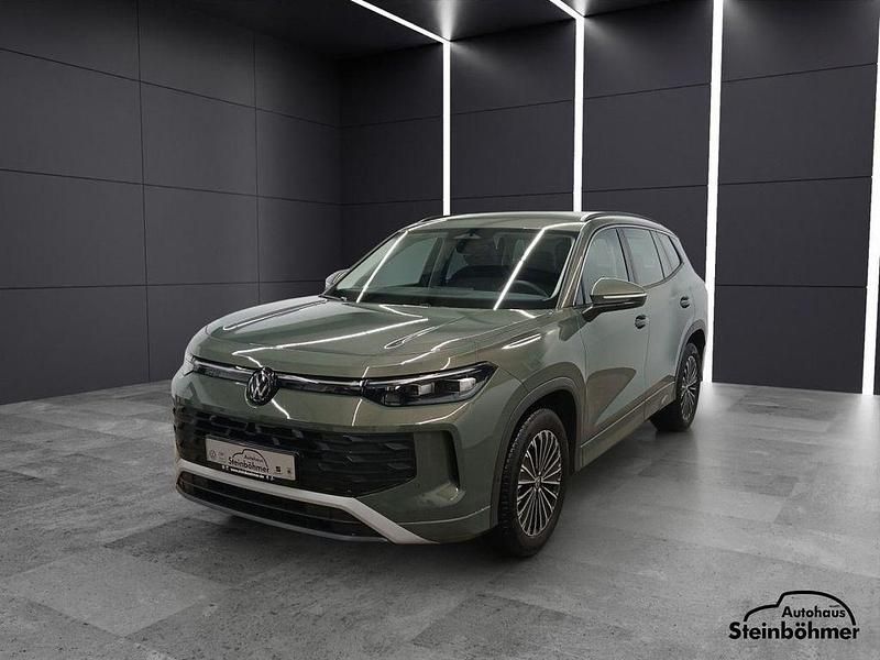 Gebraucht VW Tayron Life 150 PS (110 kW) 2025 Cipressinogrün (grün) SUV
