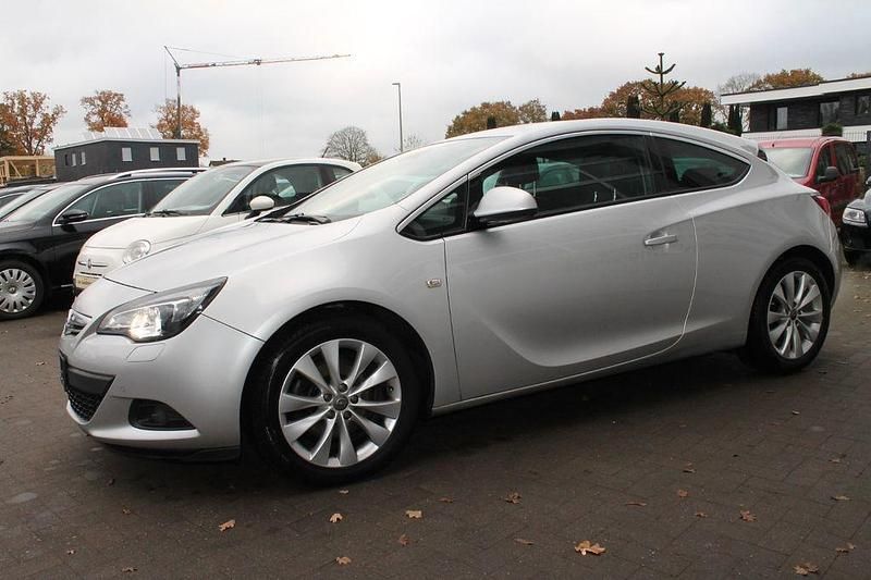 Gebraucht Opel Astra GTC Innovation 165 PS (121 kW) 2012 Silber Coupé