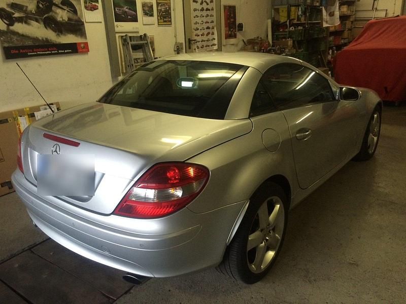 Second-hand Mercedes SLK200 163 CP (119 kW) 2004 Argintiu Cabrio