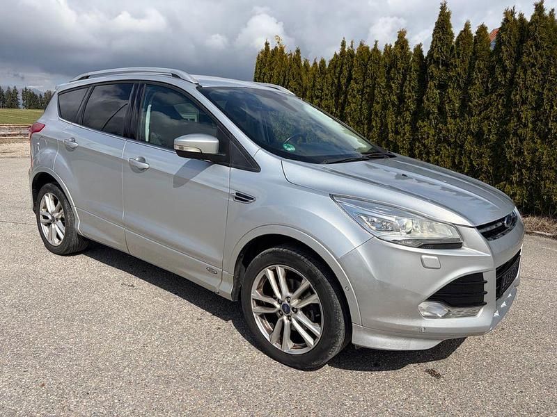 Gebraucht Ford Kuga Individual 150 PS (110 kW) 2015 Silber SUV