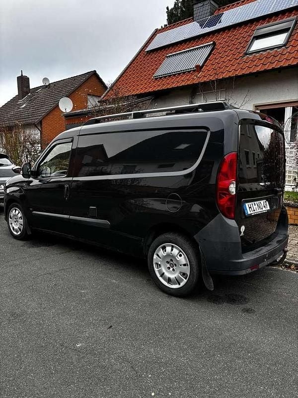 Gebraucht Fiat Doblò 101 PS (74 kW) 2011 Schwarz Van / Kleinbus