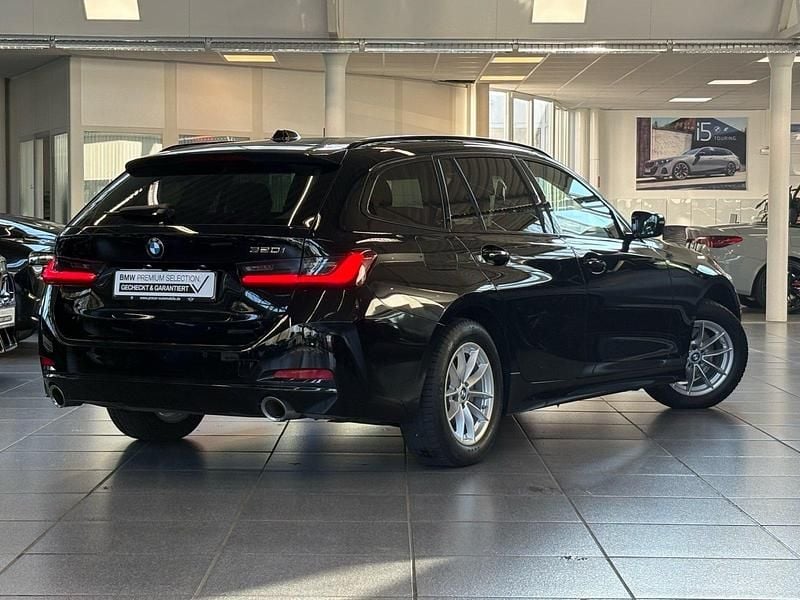 Używany BMW 320 Shadowline 184 KM (135 kW) 2023 Czarny Kombi