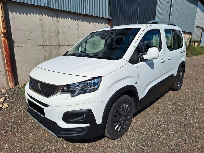 Weiß Gebraucht 2020 Peugeot Rifter Van / Kleinbus | 19.950 € (Guter Preis) - Bild 1/4