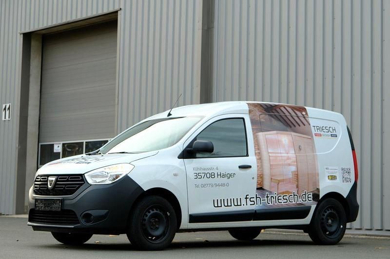 Weiß Gebraucht 2021 Dacia Dokker Express Essentiel Van | 10.760 € (Fairer Preis) - Bild 1/4