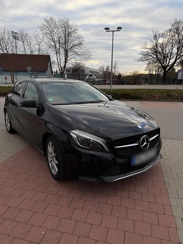 Gebraucht Mercedes A220 177 PS (130 kW) 2016 Schwarz Limousine