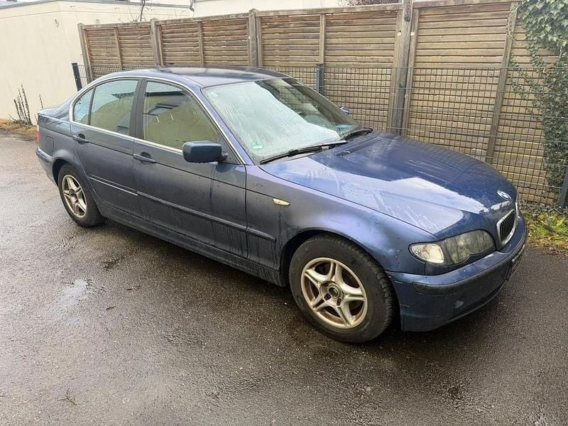 Gebraucht BMW 318 143 PS (105 kW) 2004 Blau Limousine