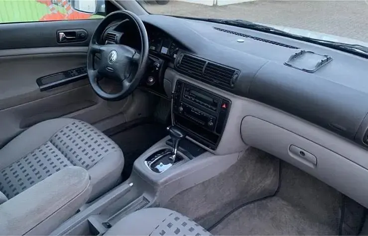 Gebraucht VW Passat Edition 116 PS (85 kW) 2000 Silber Limousine