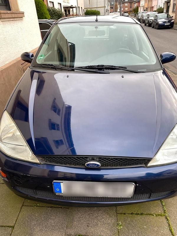 Blau Gebraucht 2000 Ford Focus Kleinwagen | 650 € (Guter Preis) - Bild 1/4