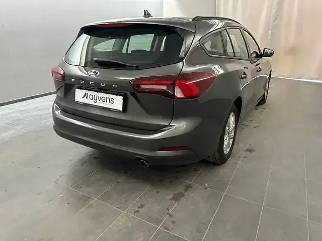 Gebraucht Ford Focus Cool & Connect 120 PS (88 kW) 2022 Grau Limousine