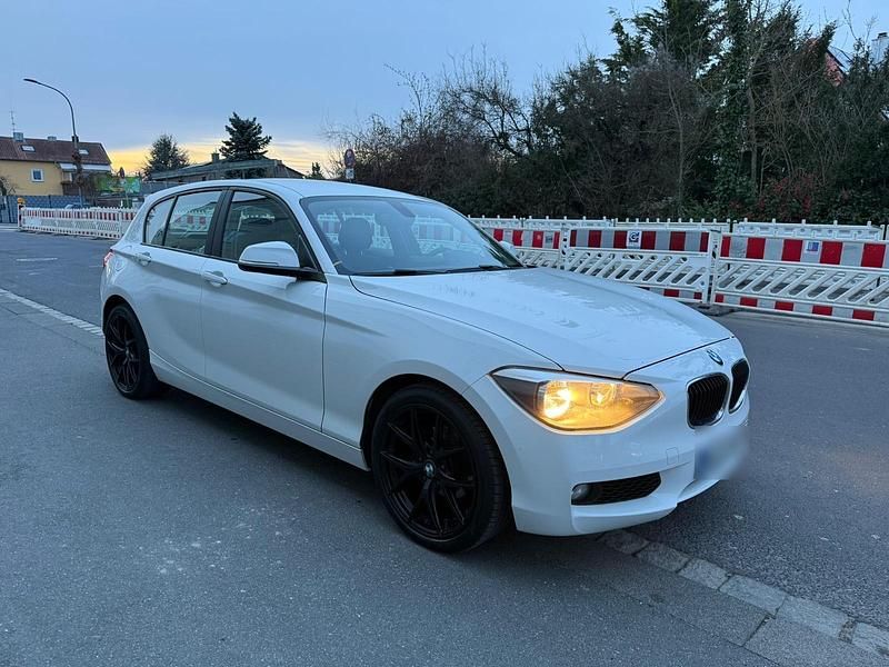 Gebraucht BMW 116 116 PS (85 kW) 2014 Weiß Kleinwagen