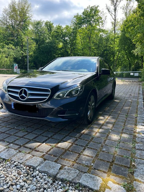 Schwarz Gebraucht 2014 Mercedes E200 Avantgarde Limousine | 17.990 € (Fairer Preis) - Bild 1/4