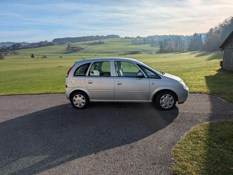 Silber Gebraucht 2005 Opel Meriva Cosmo Van / Kleinbus | 2.900 € (Fairer Preis) - Bild 1/4