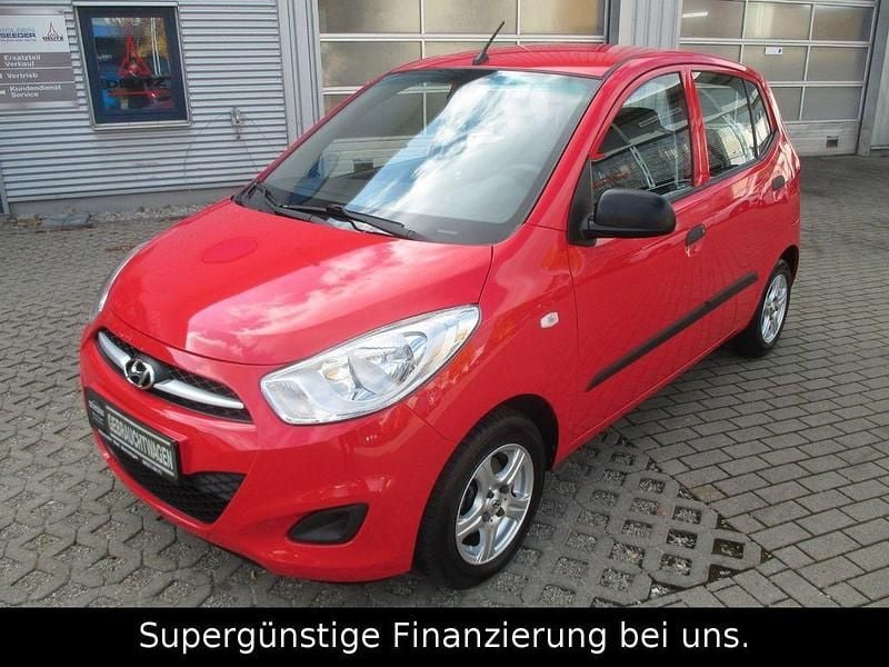 Rot Gebraucht 2011 Hyundai i10 Classic Kleinwagen | 5.300 € (Teuer) - Bild 1/4