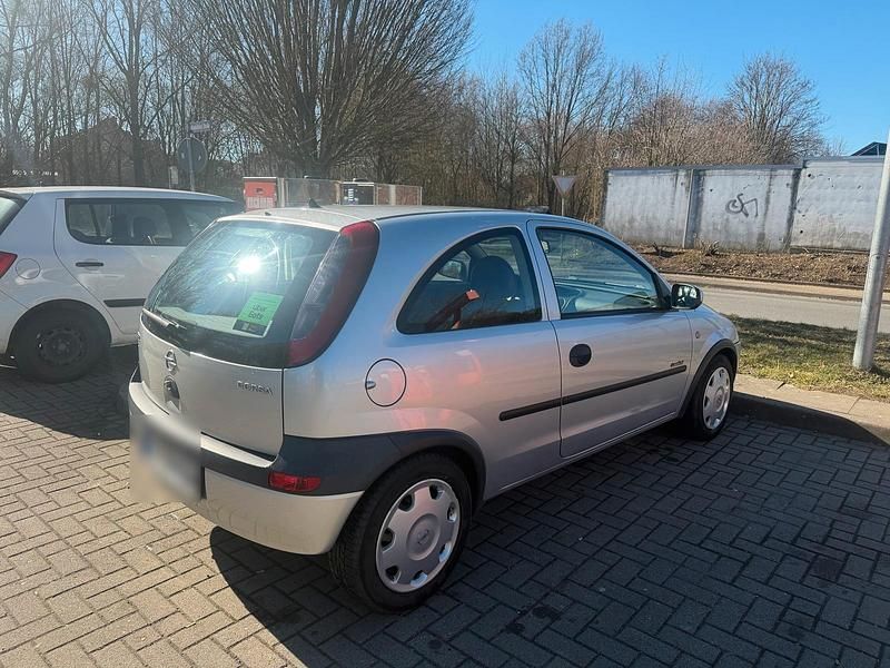 Gebraucht Opel Corsa 60 PS (44 kW) 2001 Silber Kleinwagen