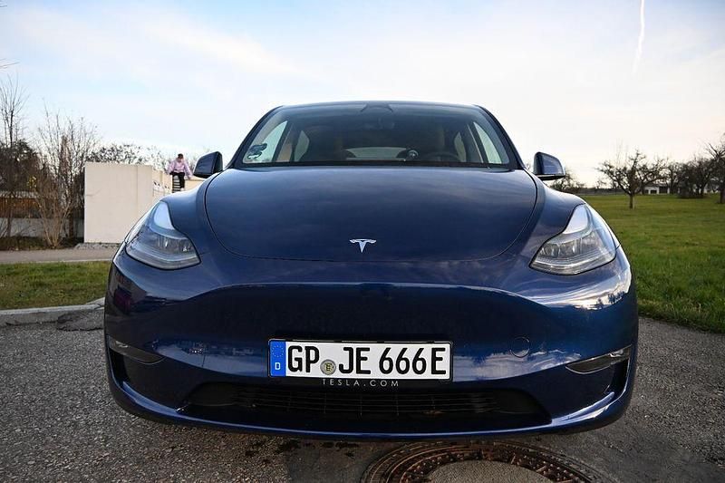 Gebraucht Tesla Model Y 378 kW (514 PS) 2024 Blau SUV