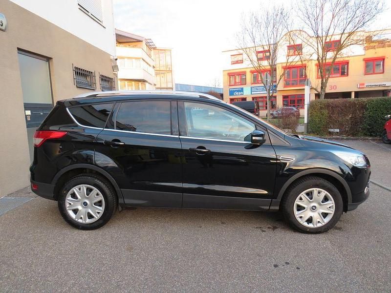Gebraucht Ford Kuga Trend 150 PS (110 kW) 2016 Schwarz SUV