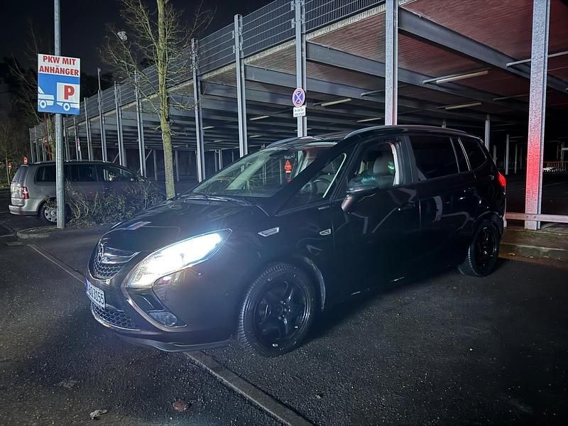 Gebraucht Opel Zafira 131 PS (96 kW) 2013 Schwarz Van / Kleinbus