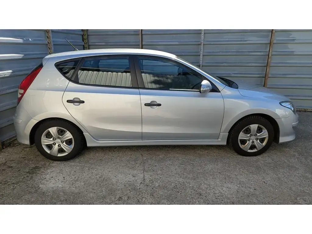 Second-hand Hyundai i30 Edition 90 CP (66 kW) 2011 Gri Berlinǎ